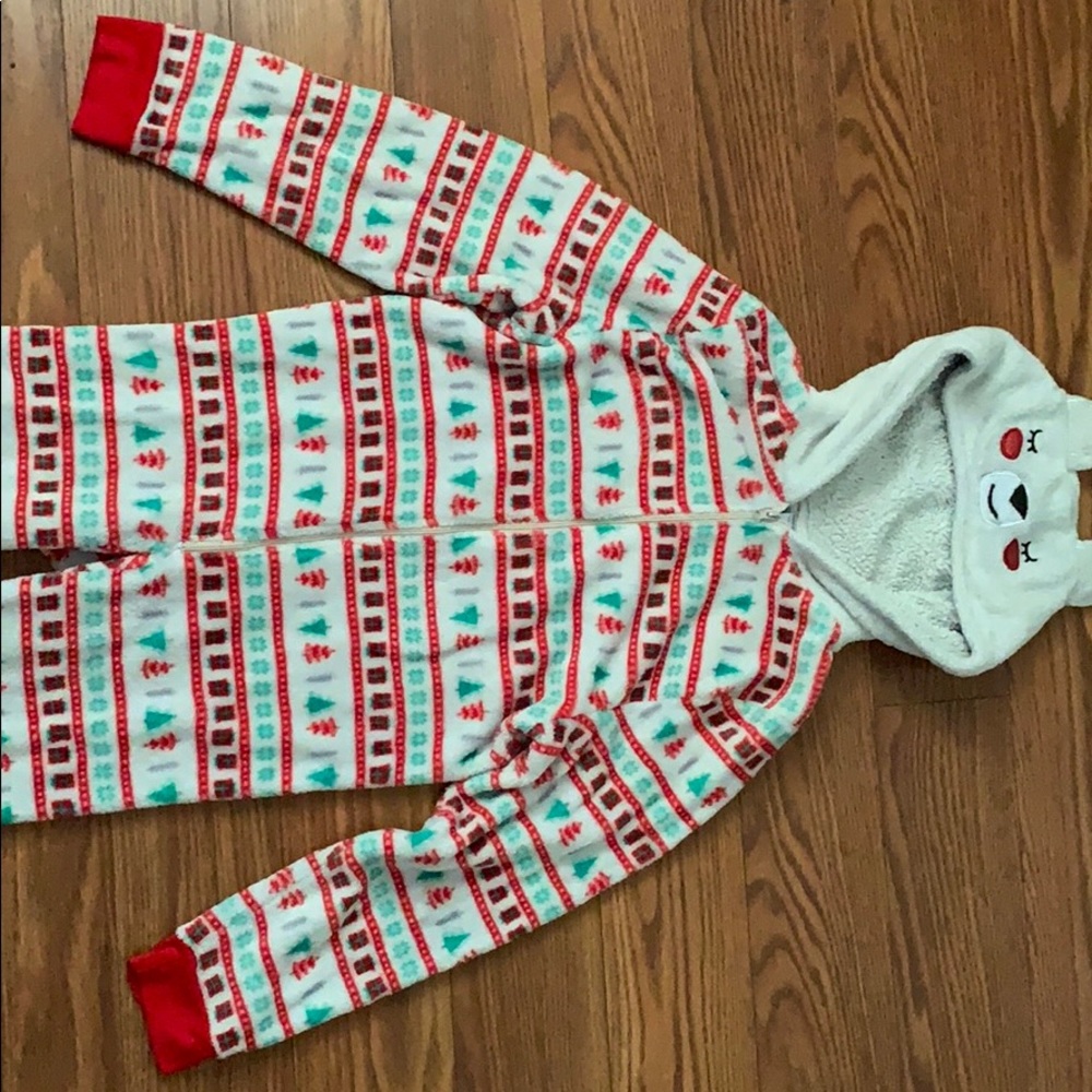 Christmas pajamas super soft and little use